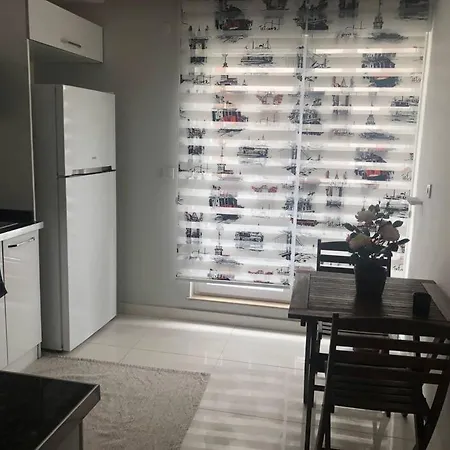 Lara Denize Sifir Havuzlu Sifir Esyali 2 Yatak Odali Muhtesem Ev Apartment Antalya